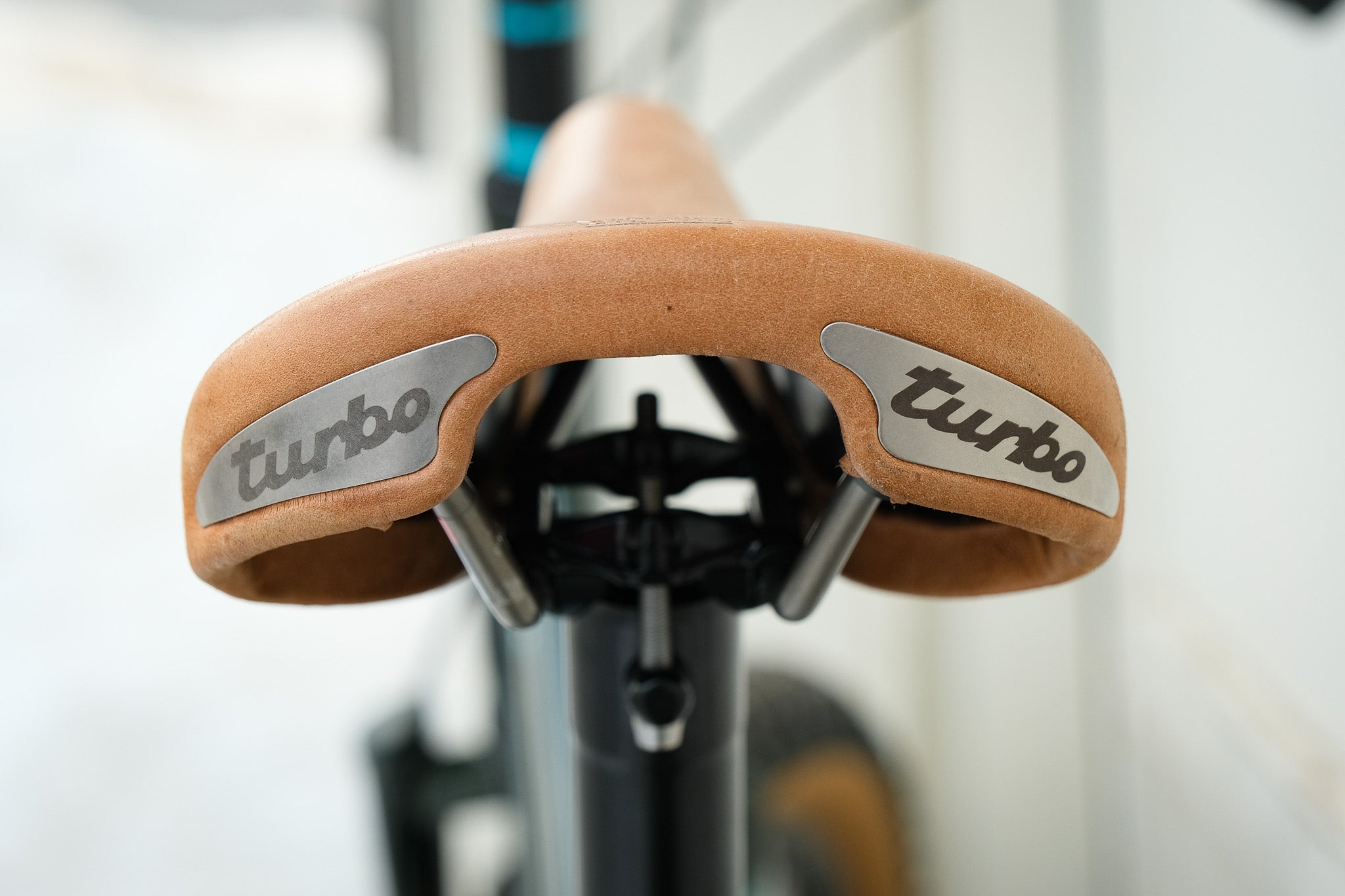 Selle Italia Turbo 革サドル Amazon | Selle Italia(セライタリア) The Turbo レザー 1980