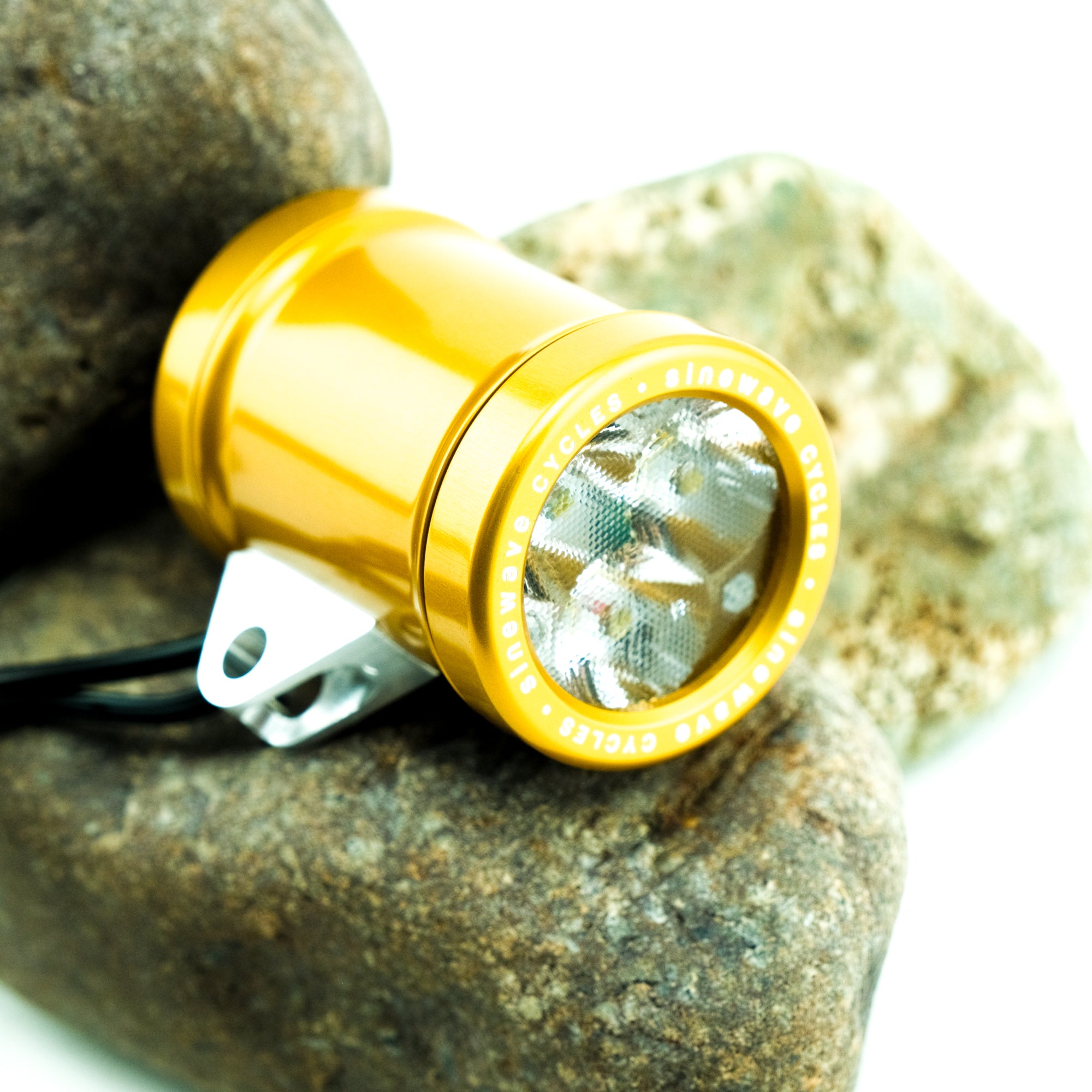 sinewave beacon ビーコン black_iso_back_600x.jpg?v=