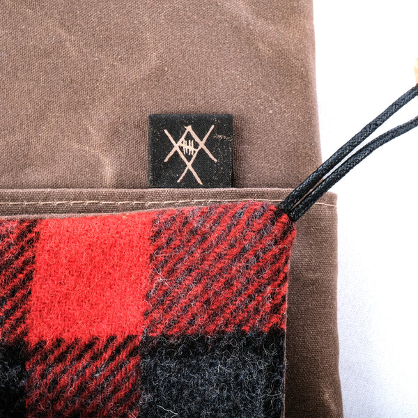 Fifth Season Canvas: Pat Mat for Wald MEDIUM 137 baskets ( Red and Black Flannel Wool Top / Brown Bottom)