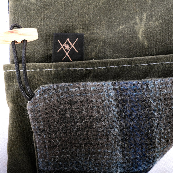 Fifth Season Canvas: Pat Mat for Wald MEDIUM 137 baskets ( Green and Blue Flannel Wool Top / Green Bottom)