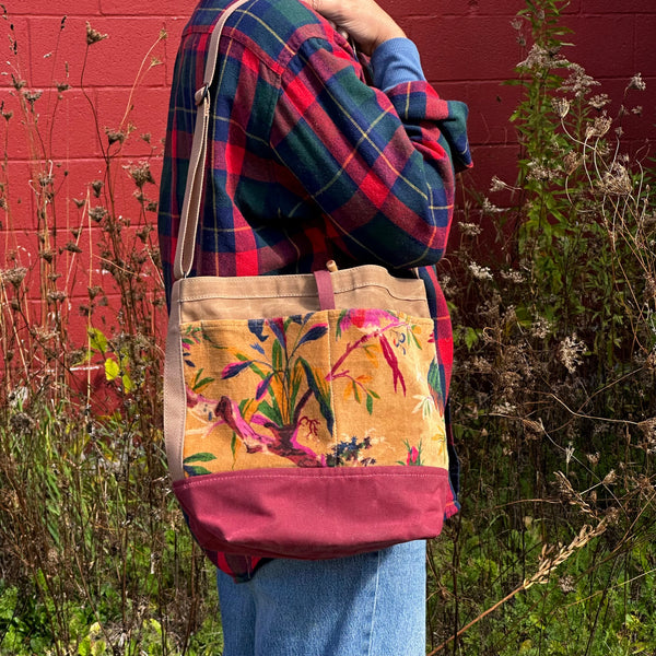 Fifth Season Kedge Sack (Mustard Velvet)