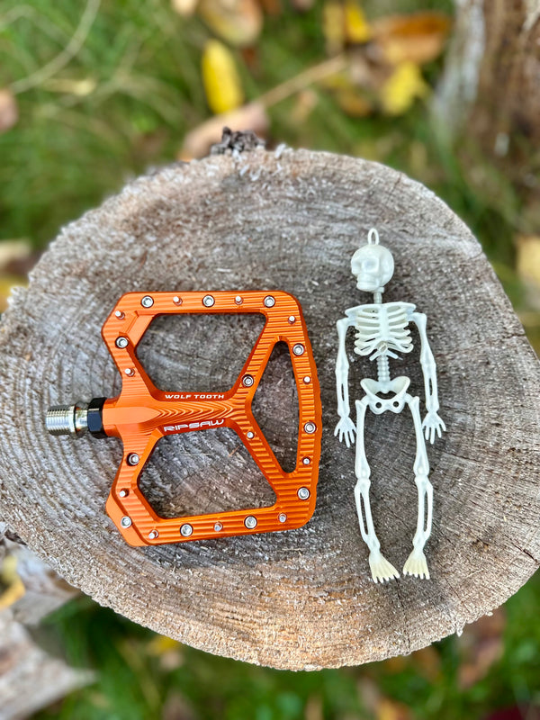 Wolf Tooth Ripsaw Aluminum Pedals (Orange)