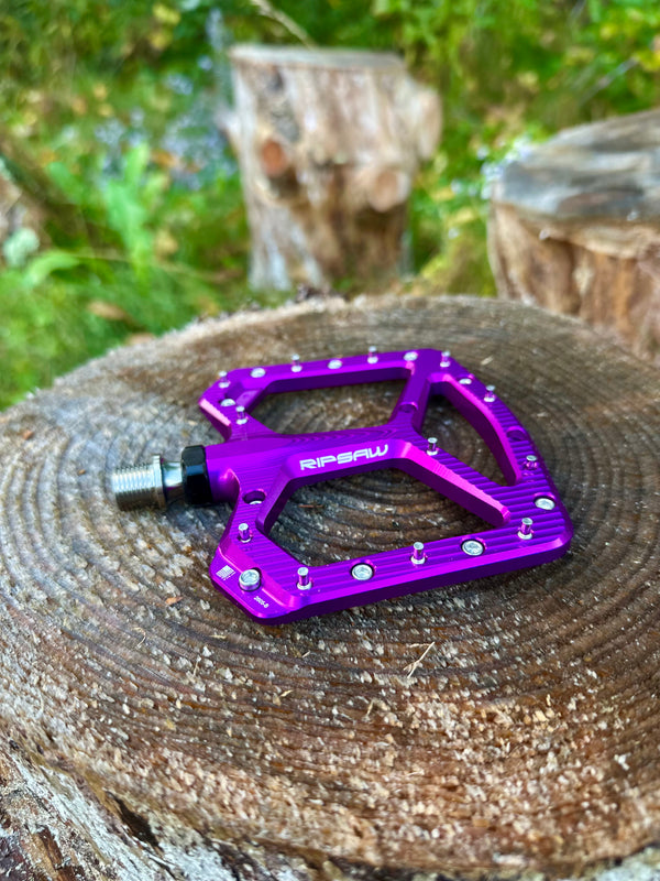 Wolf Tooth Ripsaw Aluminum Pedals (Ultra Violet)