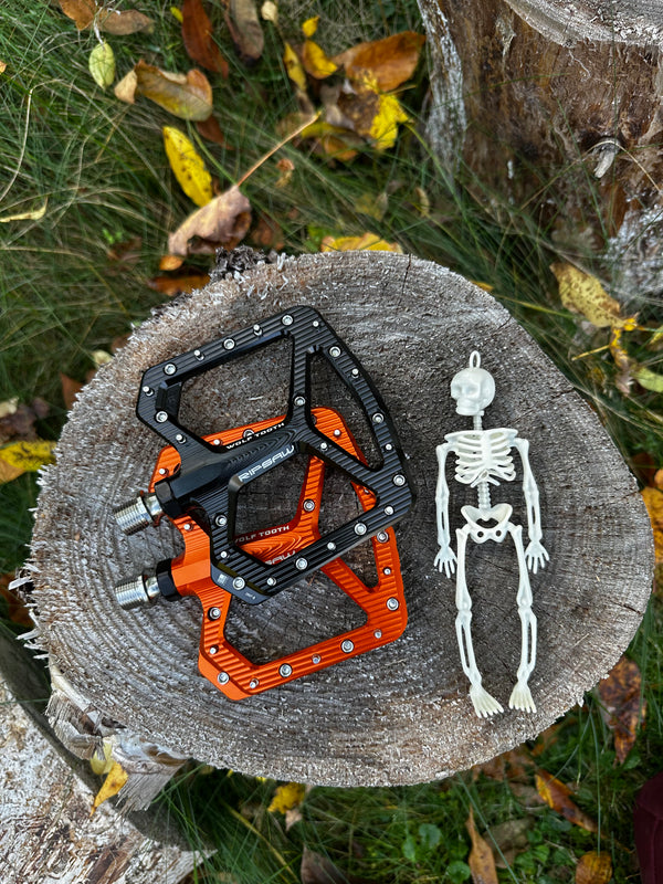 Wolf Tooth Ripsaw Aluminum Pedals (Black)