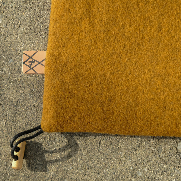 Fifth Season Canvas: Pat Mat for Wald MEDIUM 137 baskets (Mustard Wool / Burgundy Canvas)